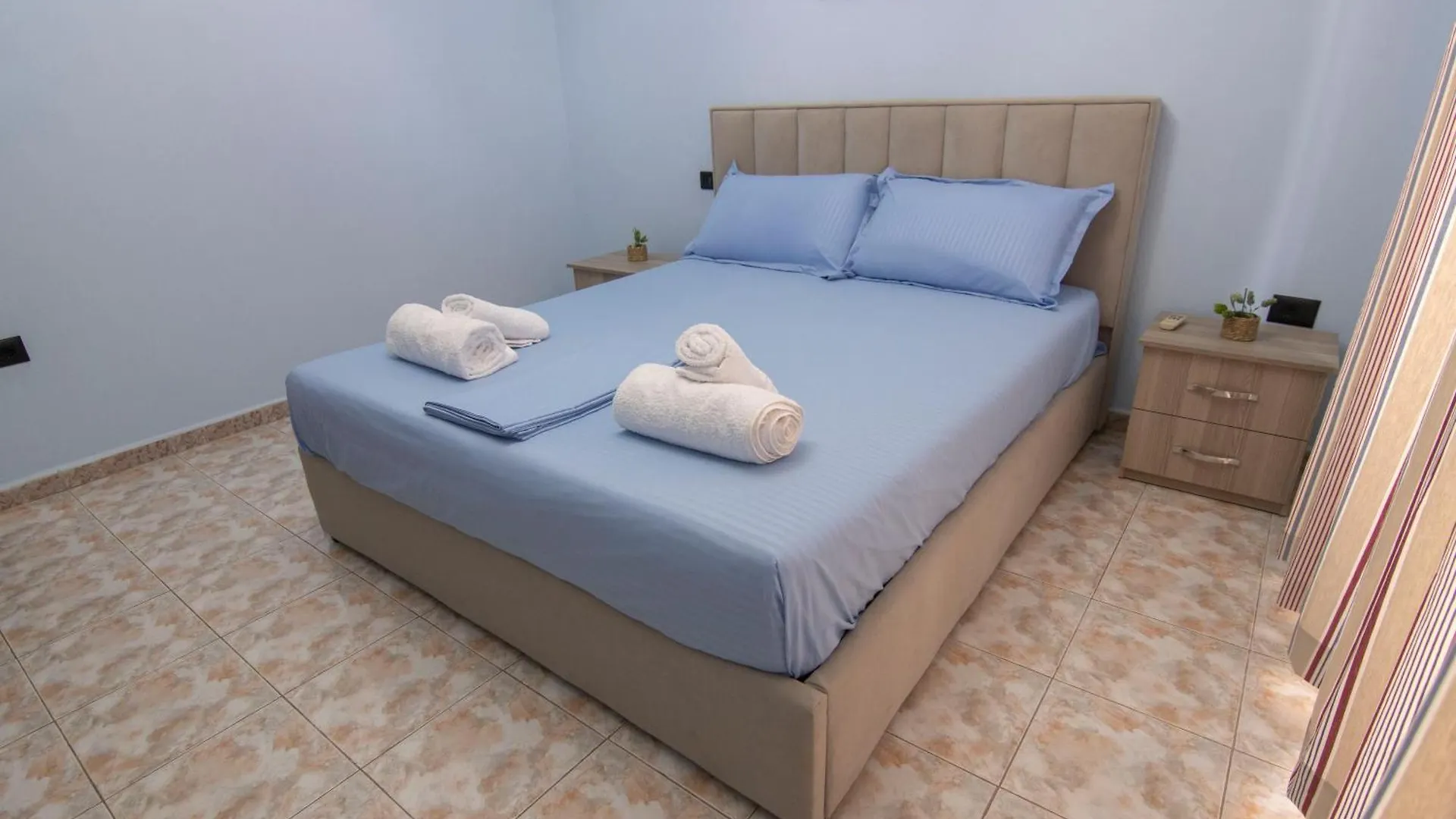 Tirana Central Apartment Албания