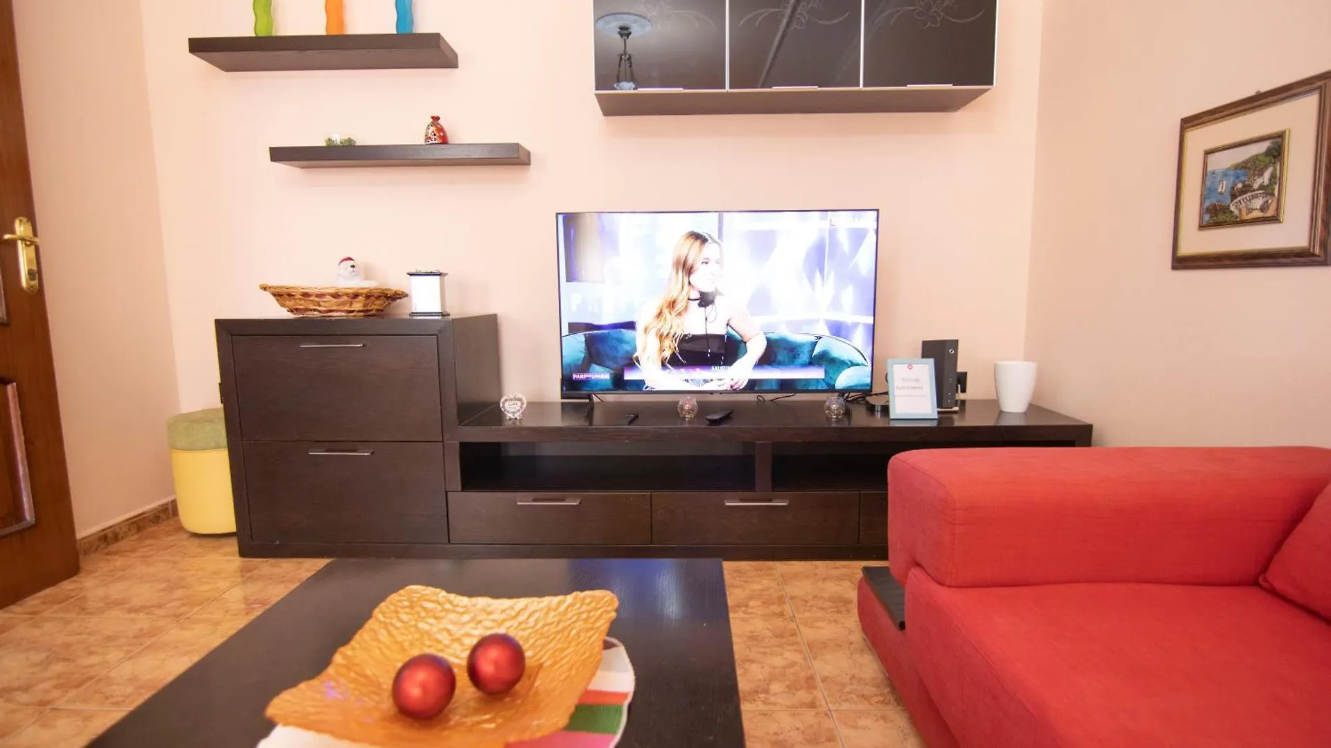 Tirana Central Apartment 0*,