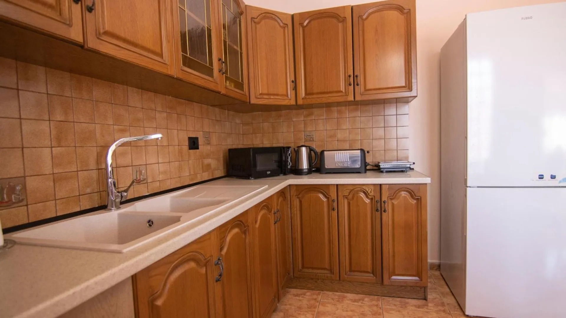 Tirana Central Apartment 0*,  Албания