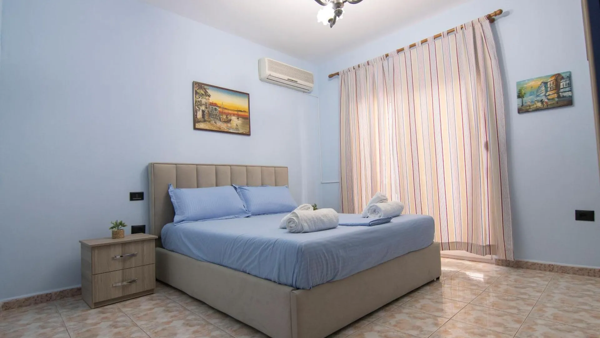 Tirana Central Apartment 0*,  Албания